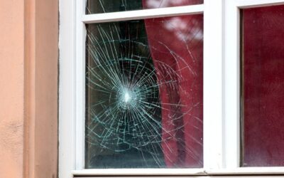 Insulated Glass Problems: Dealing With Broken or Cloudy Windows