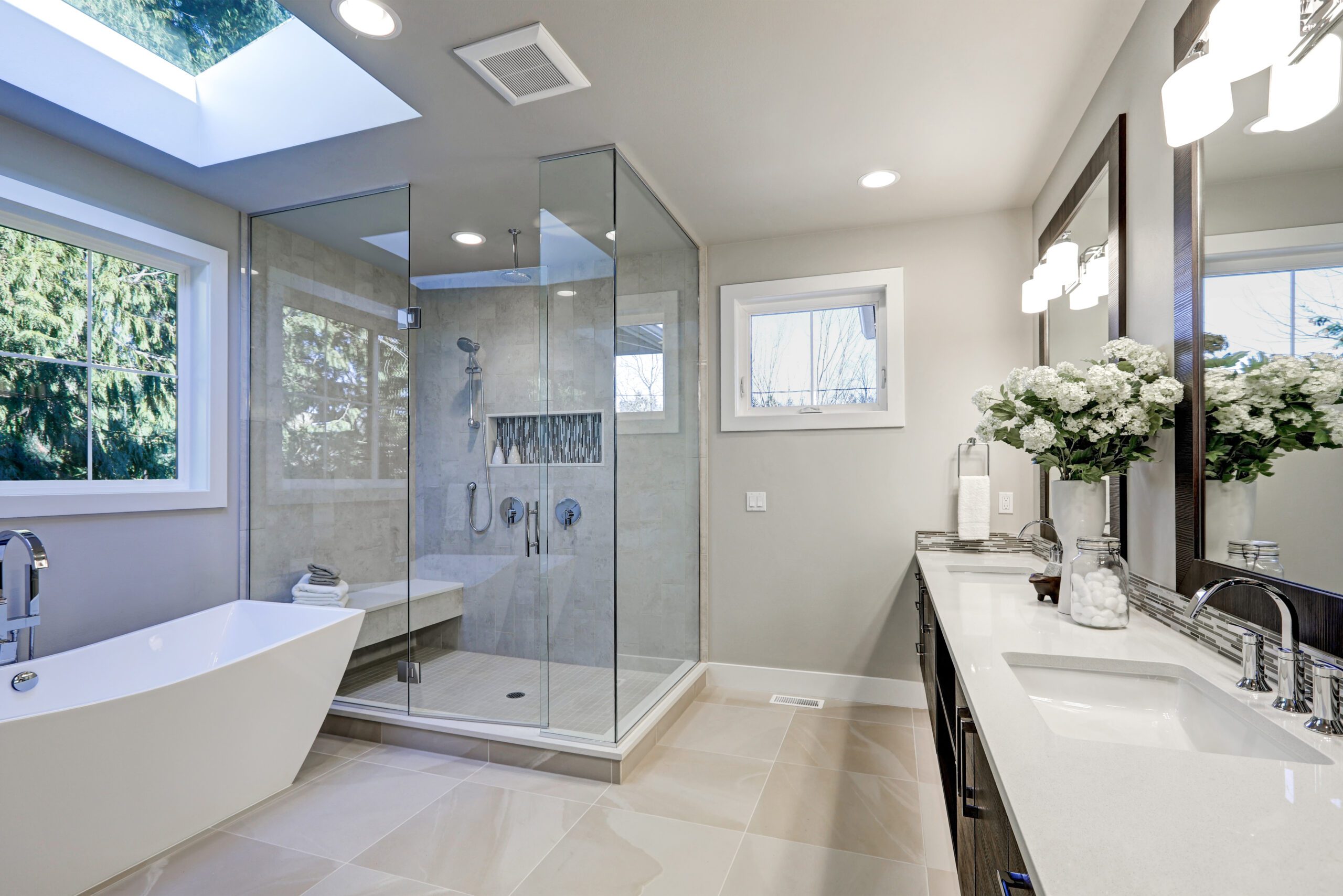 How to Clean Glass Shower Doors Without Streaks in Philadelphia Homes